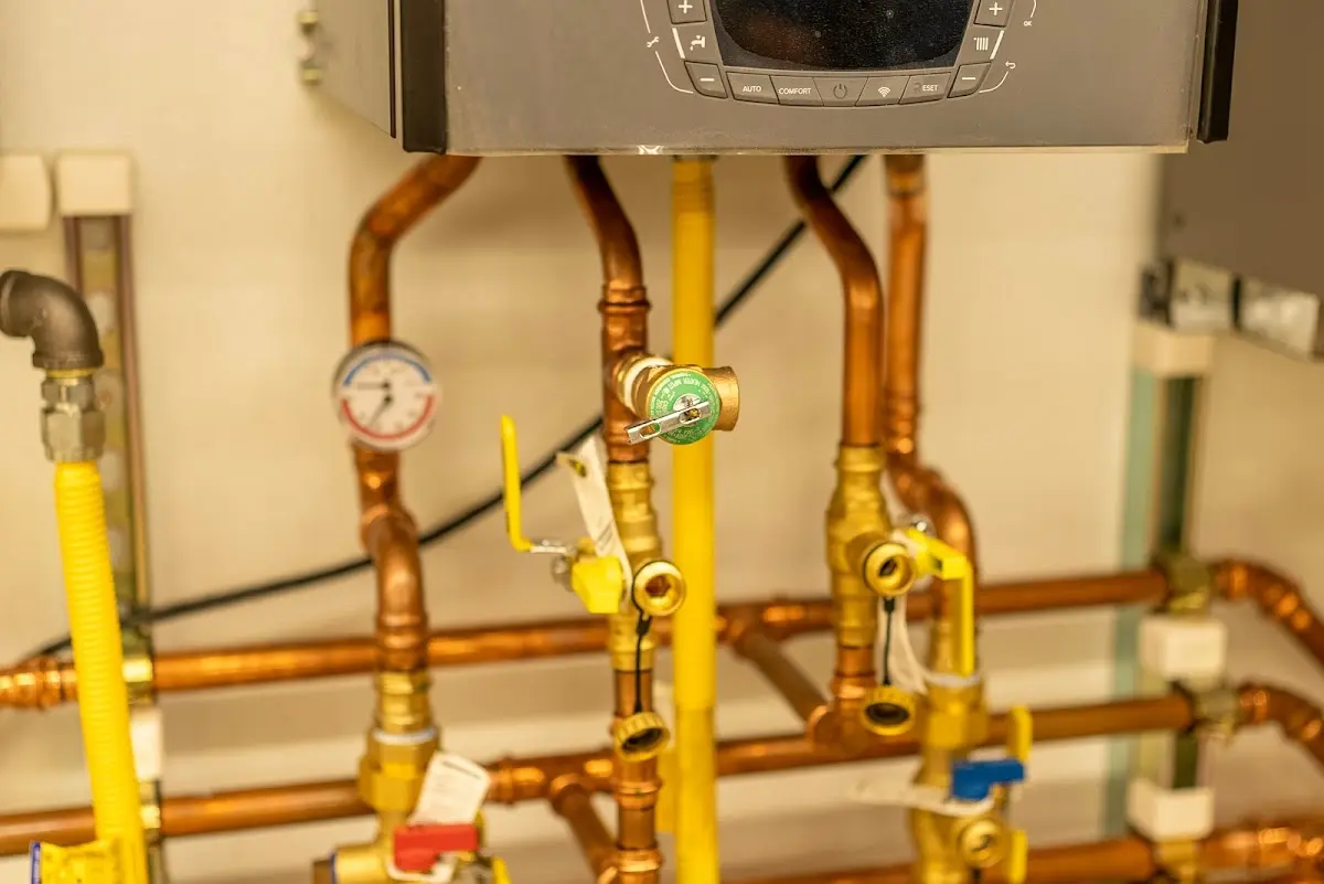 Licensed technician providing Pipe Repair for a homeowner in Country Walk